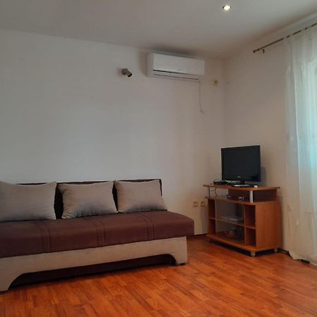 Sreca Apartment Near Beach With Bbq Bibinje Pokój zdjęcie