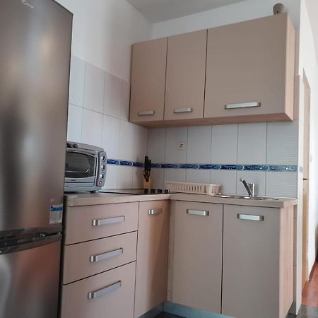 Sreca Apartment Near Beach With Bbq Bibinje Pokój zdjęcie