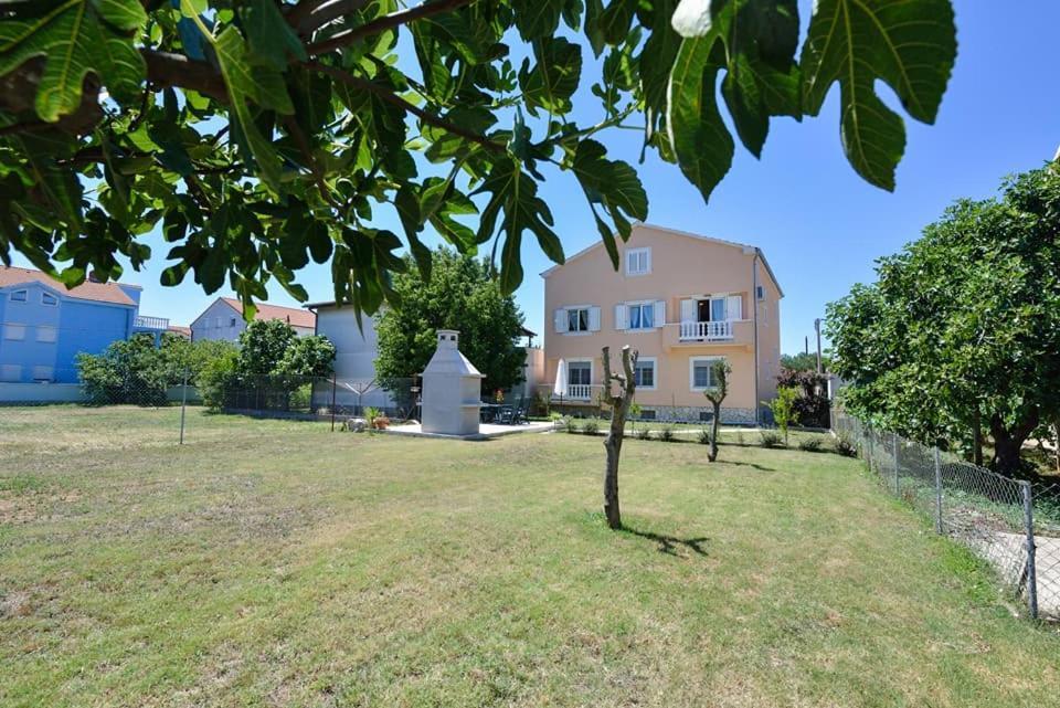 Sreca Apartment Near Beach With Bbq Bibinje Zewnętrze zdjęcie