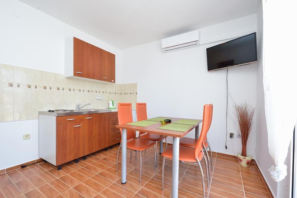 Sreca Apartment Near Beach With Bbq Bibinje Zewnętrze zdjęcie