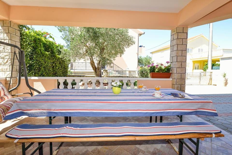 Sreca Apartment Near Beach With Bbq Bibinje Zewnętrze zdjęcie