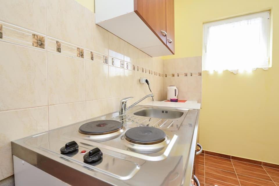 Sreca Apartment Near Beach With Bbq Bibinje Zewnętrze zdjęcie