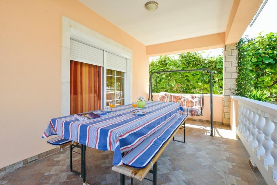 Sreca Apartment Near Beach With Bbq Bibinje Zewnętrze zdjęcie